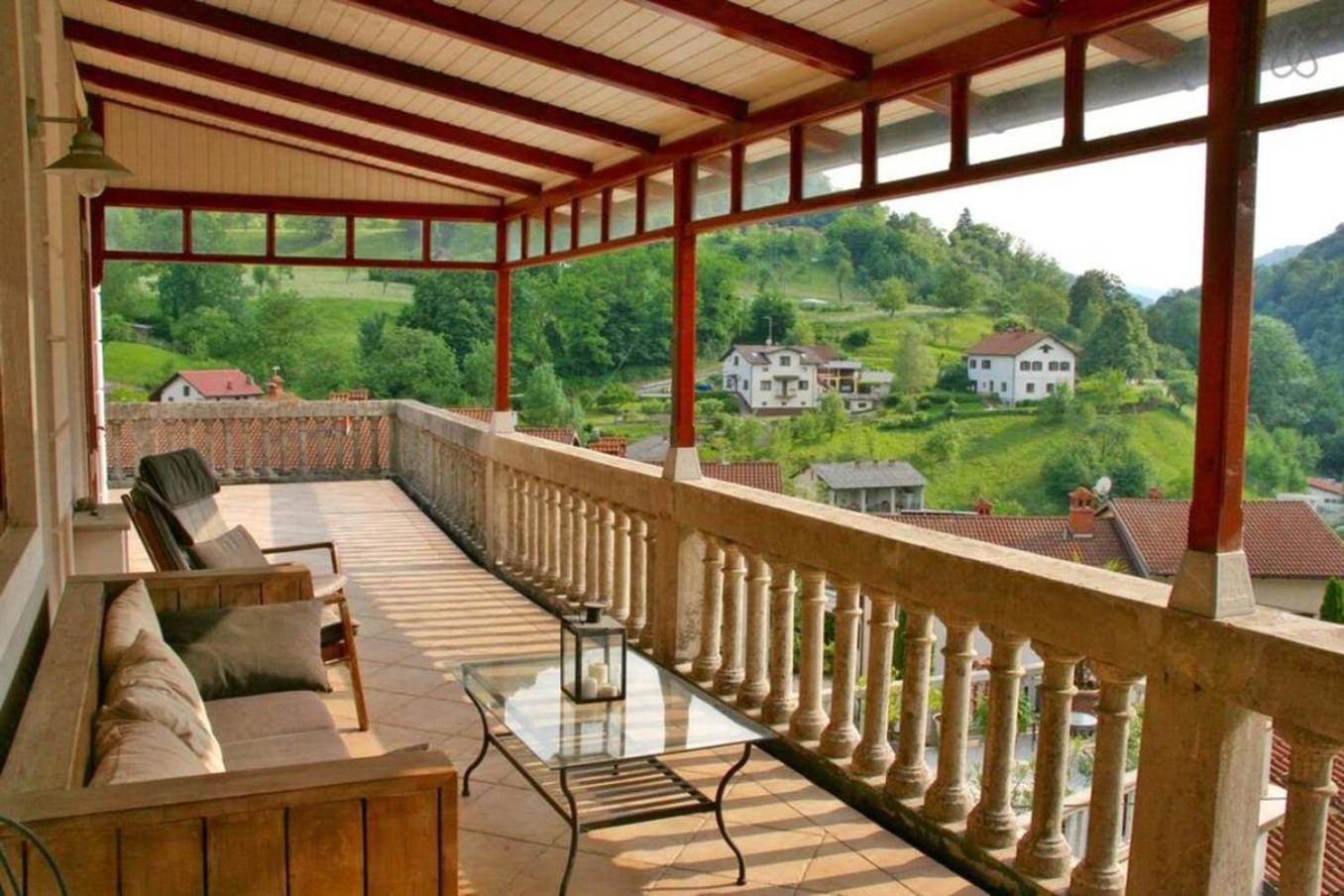 Stylish Penthouse With Large Terrace Apartment Most Na Soci Exterior photo